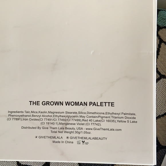 ❣️HOST PICK❣️ New Give Them Lala Beauty Palette - Picture 4 of 8